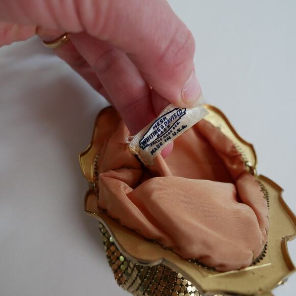 Whiting & Davis Gold Mesh Bag Antique 1950s Evening Bag Clutch Mini-Bag Petite - Picture 15 of 15